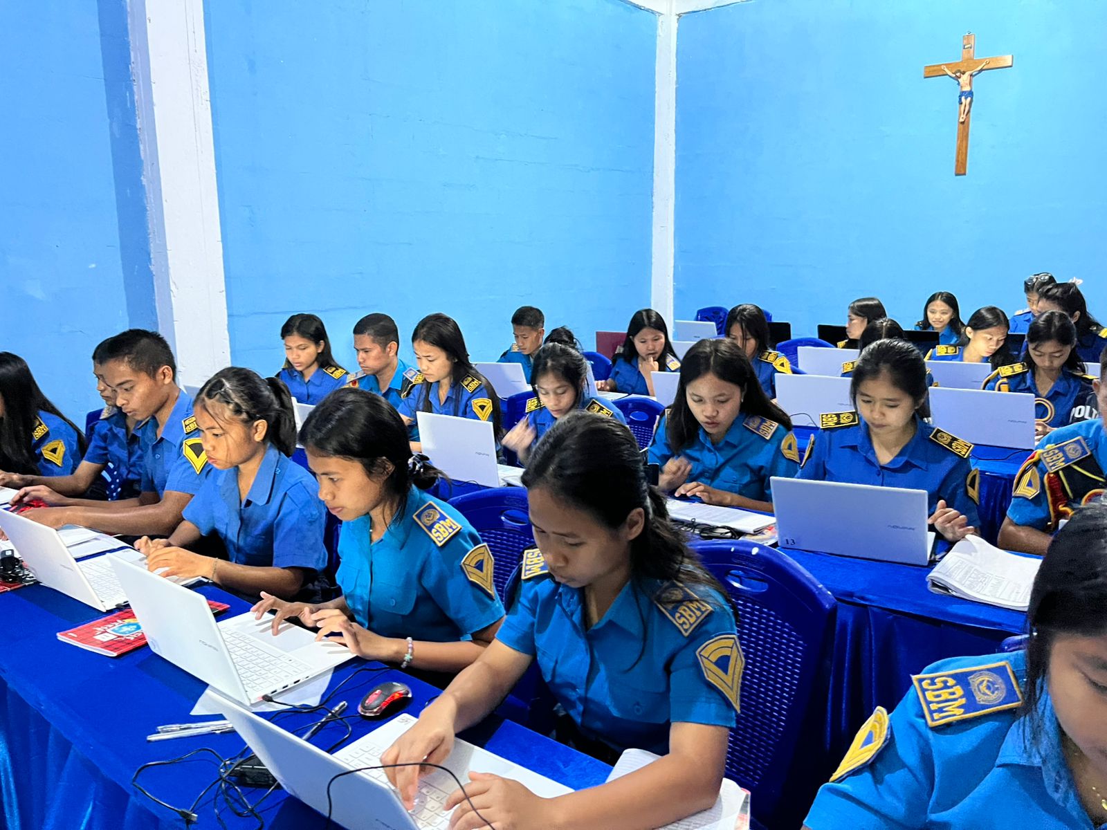  BINTANG MUDA 88 MENAMBAH FASILITAS LAP KOMPUTER 